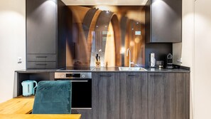 Réfrigérateur, four, plaque de cuisson, lave-vaisselle