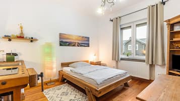 1 bedroom, free WiFi, bed sheets