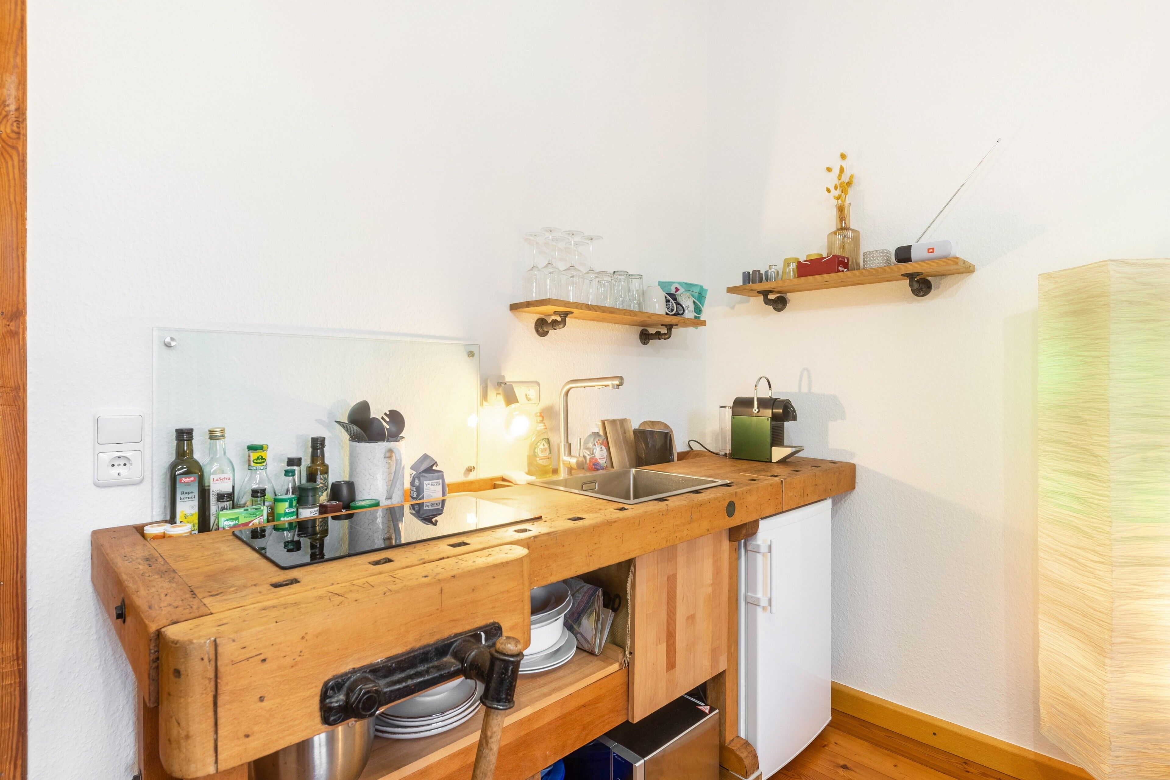 雪櫃、爐具、咖啡機/沖茶器、電熱水壺