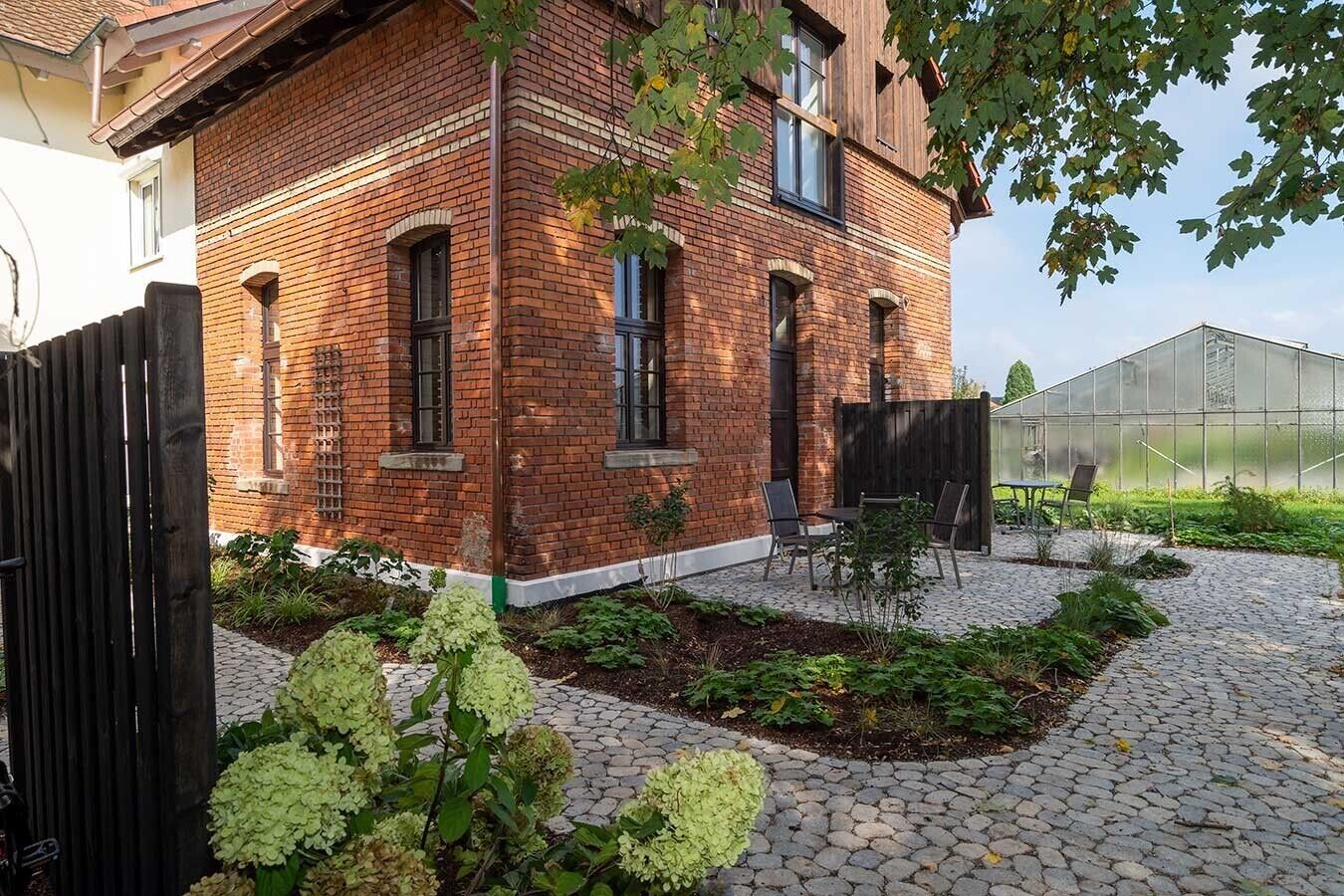 屋外ダイニングエリア