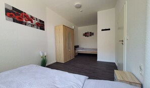 1 bedroom, free WiFi, bed sheets