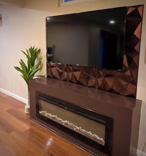 Interior - Cozy spacious 5-bedroom house with WIFI and central AC in charming Bethlehem Twp (Bethlehem)