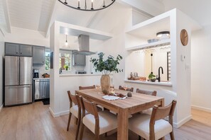 Dining - Tahoe Dreamin’ by AvantStay | Central Location (Incline Village)