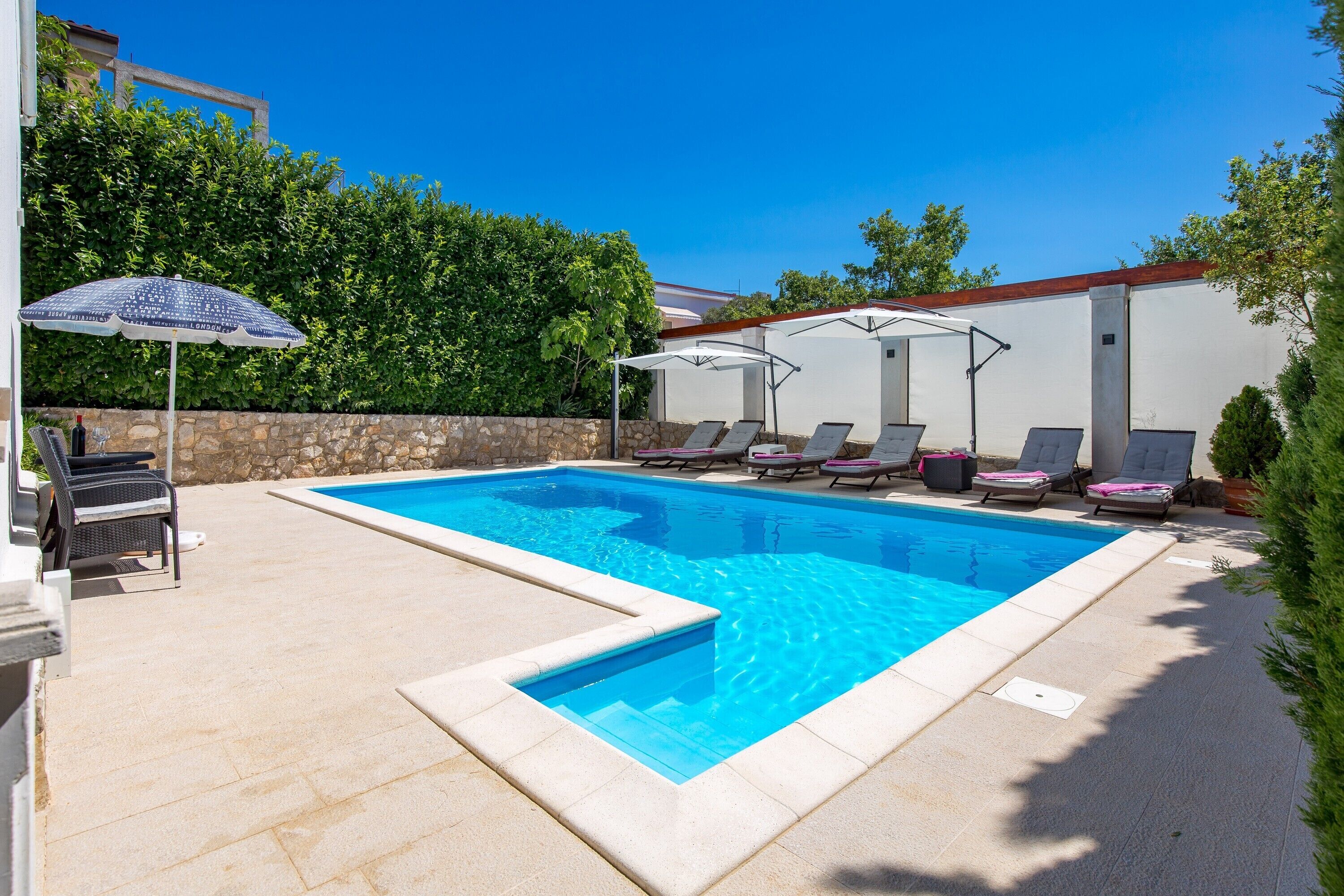 Family House, Multiple Bedrooms, 2 Bathrooms, Mountainside (House Rose With Private Pool And) | Pool