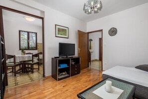 2 bedrooms, iron/ironing board, free WiFi, bed sheets - House Rose With Private Pool And Garden (Krk)