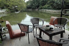 تناول الطعام بالخارج