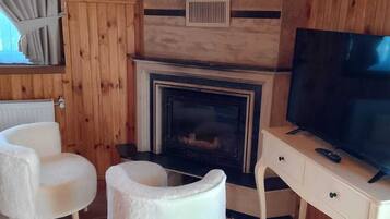 Exclusive Double Room, City View | Laptop workspace, free WiFi