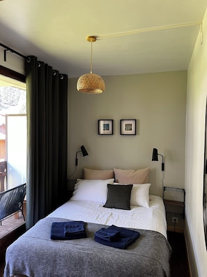 1 quarto, Wi-Fi de cortesia, roupa de cama