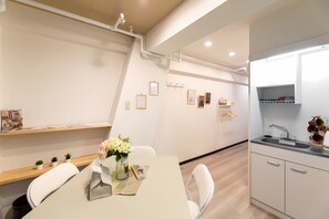 Interior detail - HIBIHIKARI Minami Honmachi (Osaka)