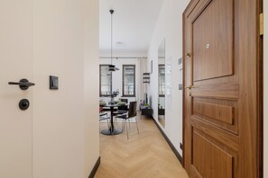 Lägenhet - 1 sovrum - balkong | Vardagsrum