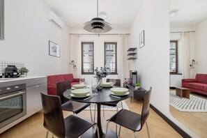 Apartment, 1 Bedroom, Balcony | Private kitchen | Microwave, oven, coffee/tea maker, electric kettle - Soho Residence by Renters Prestige (Kraków)