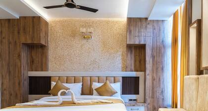 HOTEL KESHARI PALACE