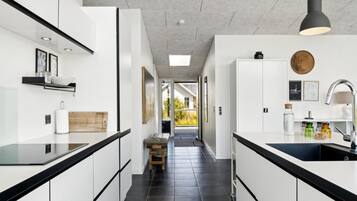 Réfrigérateur, micro-ondes, four, lave-vaisselle