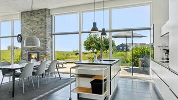 Réfrigérateur, micro-ondes, four, lave-vaisselle