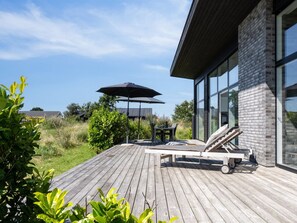 Outdoor dining - "Bæver" - 200m from the sea by Interhome (Knebel)