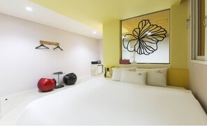 Double Room, 1 Queen Bed, Non Smoking | Free WiFi - Songjeong V Hotel (Busan)
