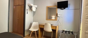 Hostal Tarra S