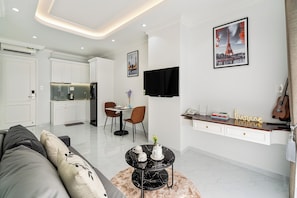 Suite Balcony - Back Building View | Free WiFi, bed sheets - The Royal Vista - Phu My Hung (Ho Chi Minh City)