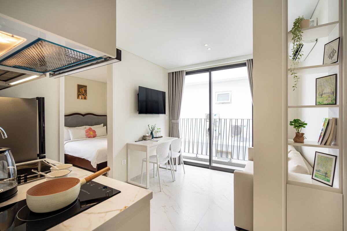Junior One-bedroom Suite Balcony | Wi-Fi ฟรี, ผ้าปูที่นอน