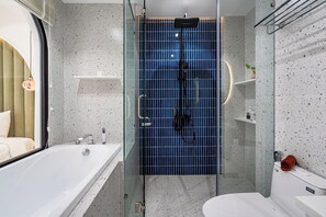 Rooftop Suite Balcony | Bathroom - The Royal Vista - Phu My Hung (Ho Chi Minh City)