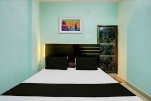 Doppia Deluxe, vista città | 1 camera, Wi-Fi gratuito, lenzuola