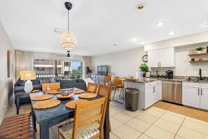 Dining - Beachside Bliss: Cozy Condo Escape Awaiting You! (Indian Rocks Beach)