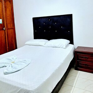 Basic Room | Free WiFi - Hotel Corales del Mar (Cartagena)