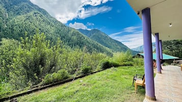 Standard Room Triple Beds | Garden view