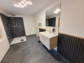 Een douche, een haardroger