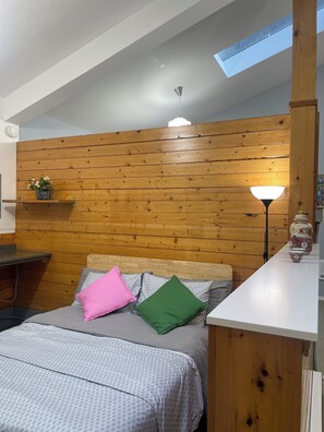 1 bedroom, in-room safe, desk, free WiFi