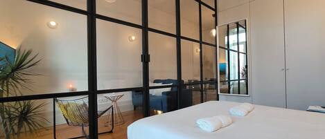 1 habitación, wifi y ropa de cama