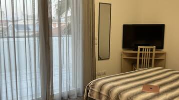 2 chambres, fer et planche Ă repasser, Wi-Fi, draps fournis