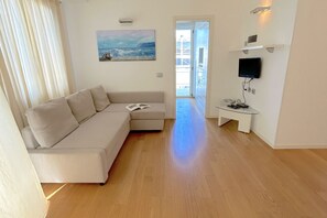 TV - Alba Flexrent Penthouse - Abyssinia (Riccione)