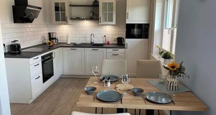 New! Fantastic vacation home with upscale furnishings awaits you!