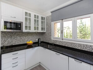 Refrigerador, microondas, horno y lavavajillas 