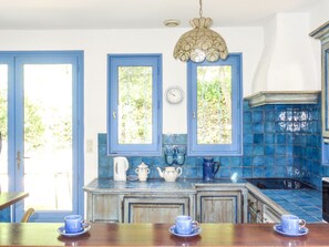 Réfrigérateur, micro-ondes, four, lave-vaisselle