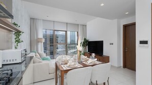 Deluxe Apartment, Balcony, Marina View | Dining room - Nasma Holiday Homes - No. 9 (Dubai)