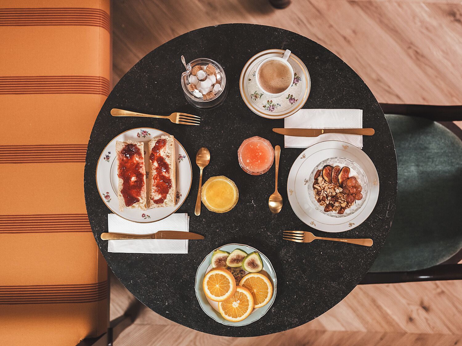 Tägliches kontinentales Frühstück gegen Gebühr
