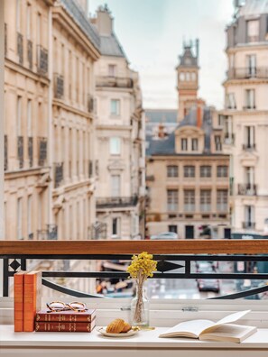Literie hypoallergénique, coffres-forts dans les chambres