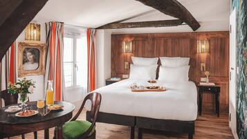 Familjerum - flera sängar | Allergitestade sängkläder och värdeförvaringsskåp på rummet