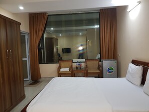Double Room | Soundproofing, free WiFi - Quynh Vy Hotel (Thai Nguyen)