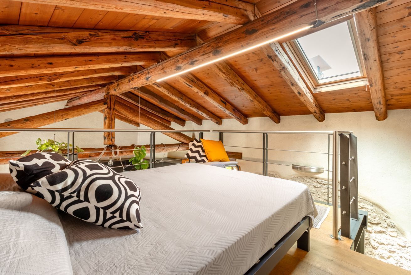 1 slaapkamer, een strijkplank/strijkijzer, wifi, beddengoed
