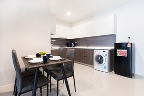 Dining - Modern, High Floor Suasana Suites 05 in JB (Johor Bahru)