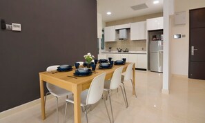 Dining - Comfy 2BR TriTower Suite Near JB CIQ, JBCC & Capri (Johor Bahru)