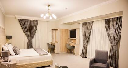 Famissi suites 5