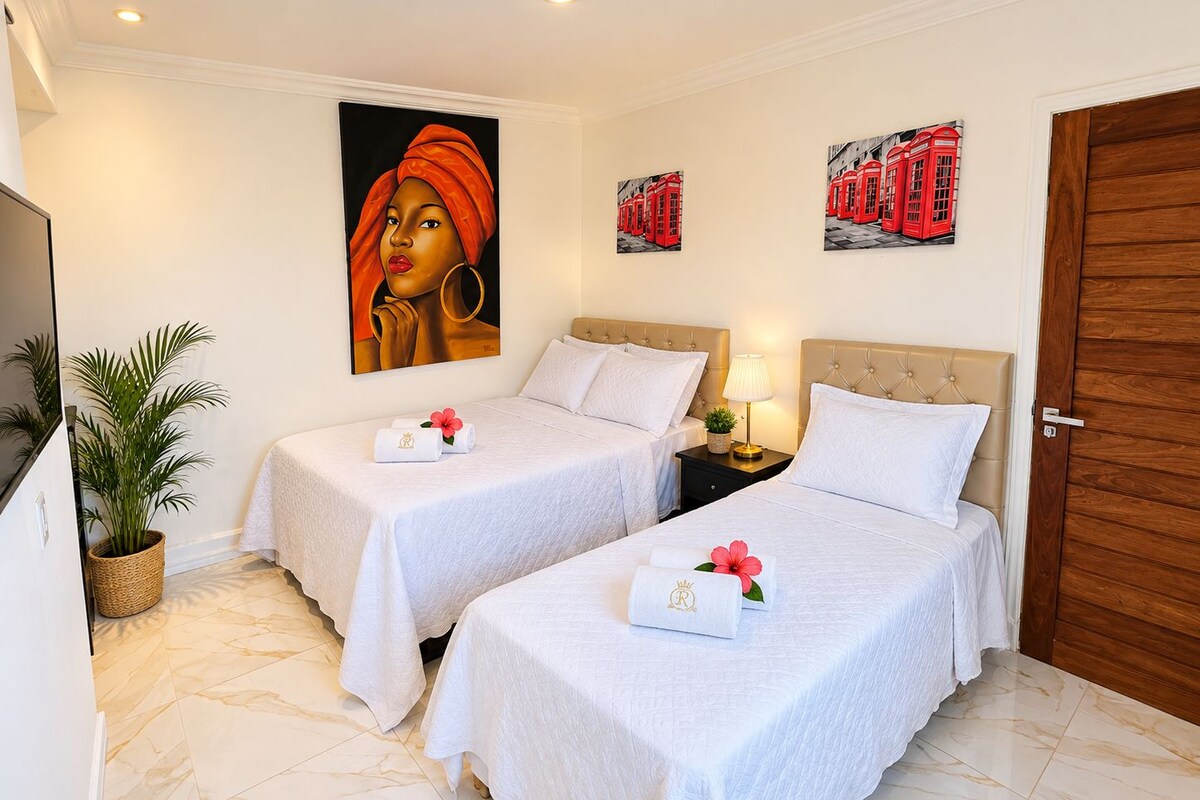 Deluxe Triple Room, City View | Premium bedding, minibar, in-room safe, free WiFi