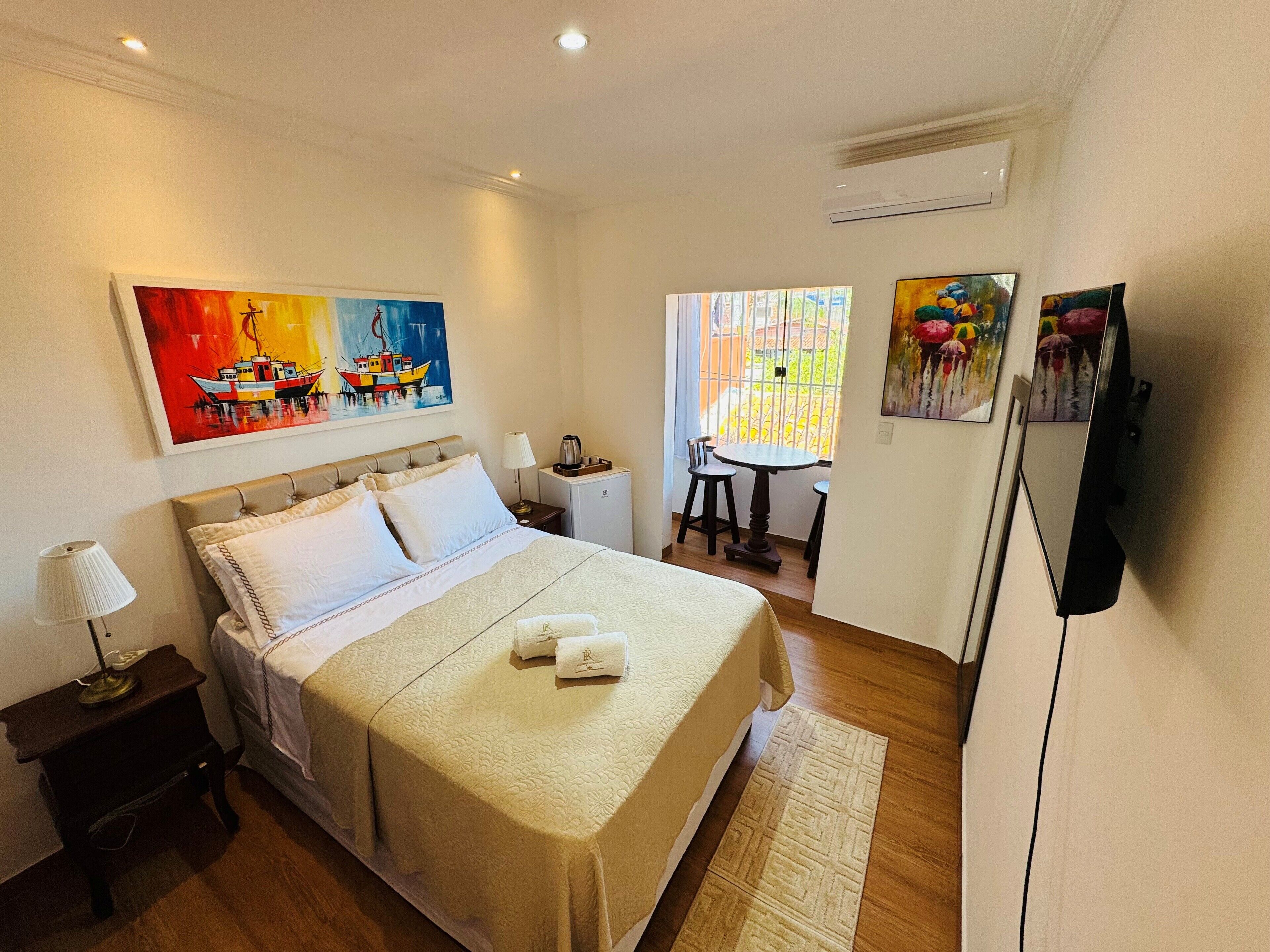 Dobbeltrom – deluxe, havutsikt | Sengetøy av topp kvalitet, minibar og safe på rommet