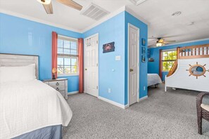3 chambres, fer et planche à repasser, Wi-Fi, draps fournis