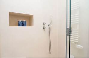 Room - Marina Homes Deluxe 2 (Syracuse)