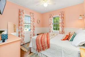 3 室のベッドルーム、WiFi、ベッドシーツ